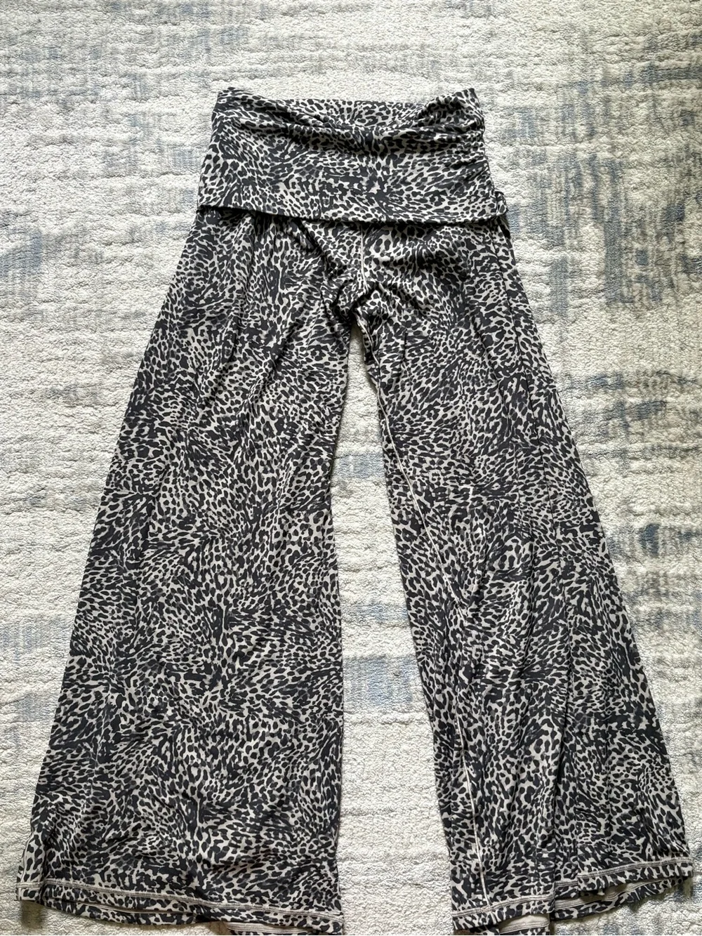 Worn Once aerie Black and White Leopard Print Wide-Leg Pants - Picture 2 of 3